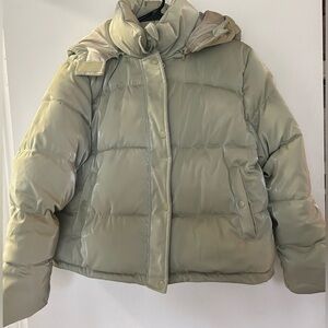 WOMENS FOREVER 21 PUFFER JACKET SIZE S